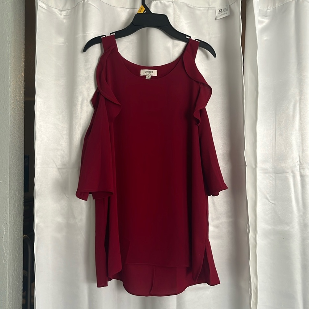 Cold shoulder top